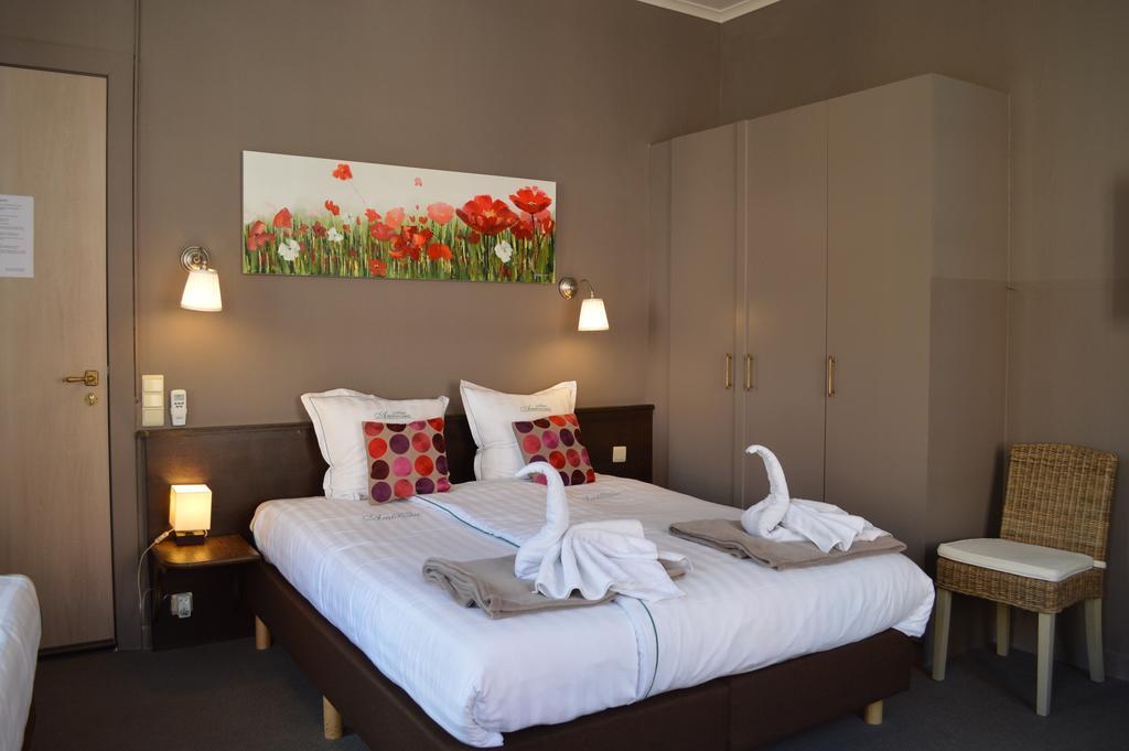 Hotel Ambrosia Ieper Phòng bức ảnh