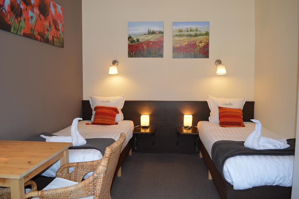 Hotel Ambrosia Ieper Phòng bức ảnh